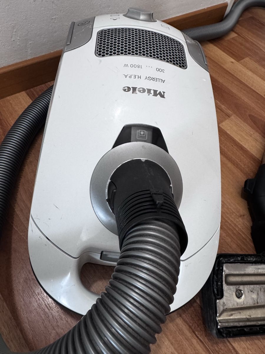 Miele Aspirateurs & Accessoires: Staubsauger Miele  – D'occasion à Mönchaltorf par gol_pg75 6