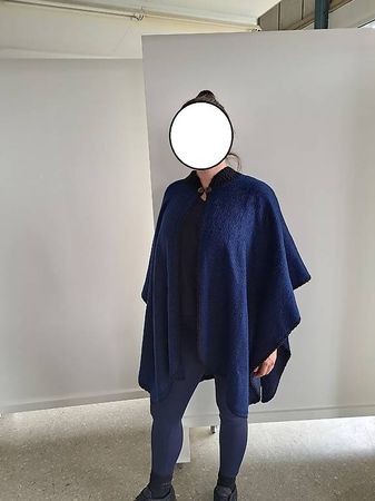 edler dunkelblauer Poncho aus Peru - Taille Unique - NEU