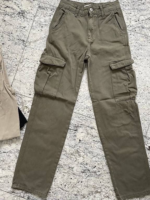 Hosen: 3 paia di pantaloni cargo – Gebraucht aus Ascona von eli_nq6c 1