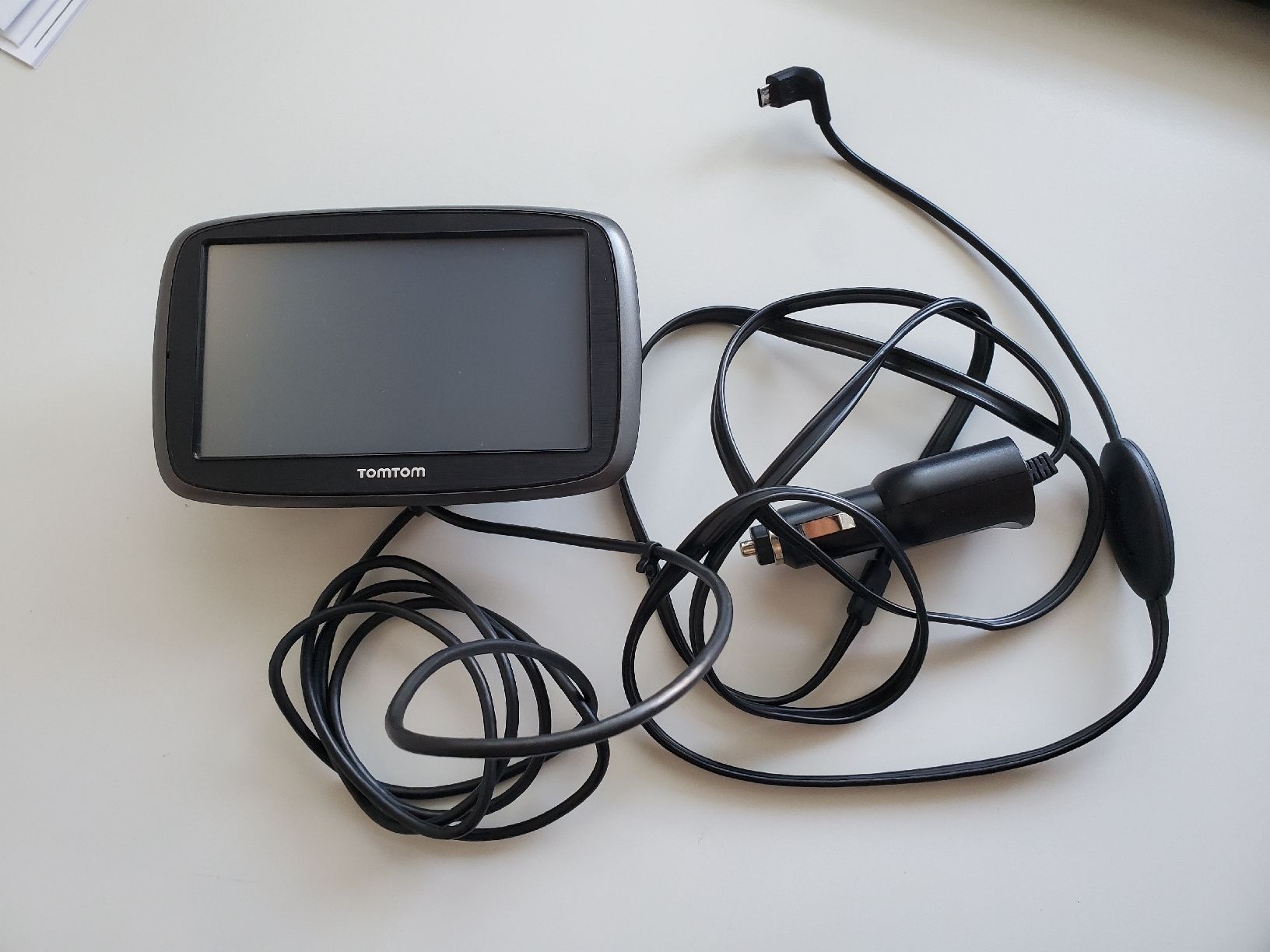 Tomtom Navigatori: TomTom Navigationssystem mit Ladekabel und Halterung – Usato da Lanzenhäusern venduto da Ulika