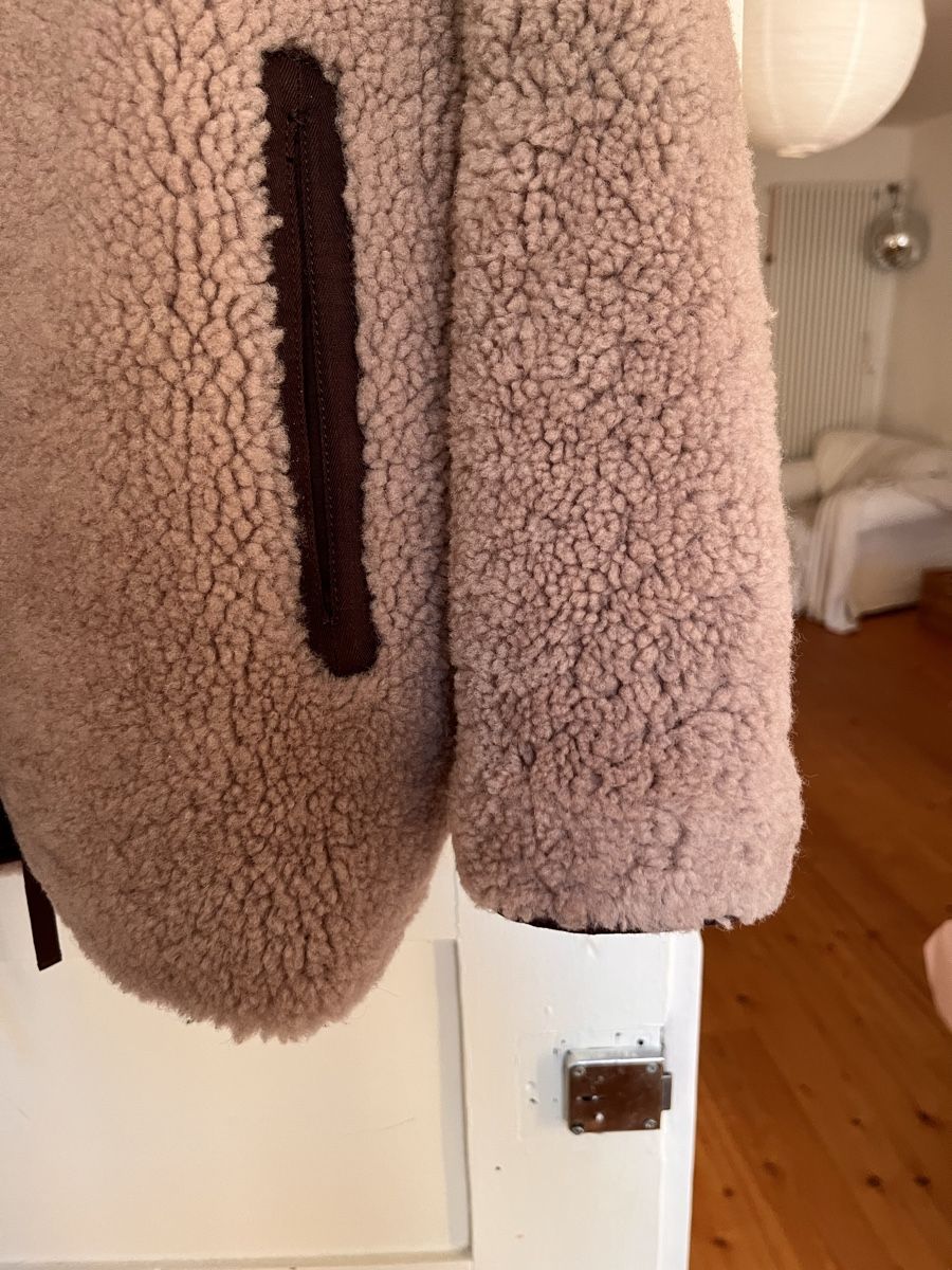 Giacche: Shearling Jacke von Humanoid - Winter Must-Have! – Nuovo (secondo la descrizione) da Biel Bienne venduto da ginettefeigenbaum 4