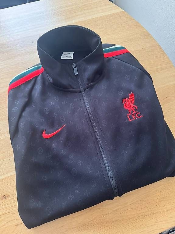 Giacche: FC Liverpool Jacke N98 – Usato da Interlaken venduto da zdj_ls7p 1