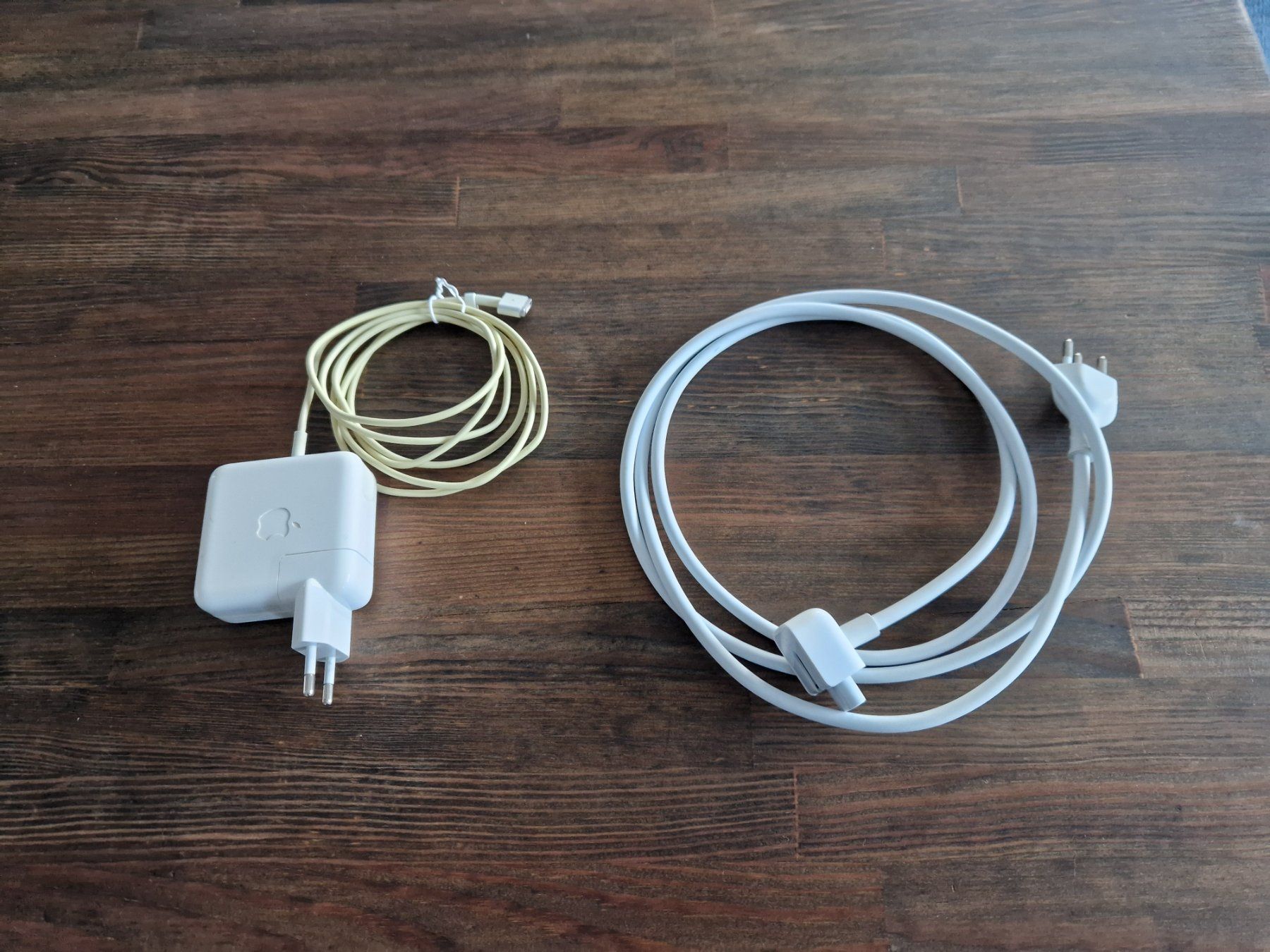 Apple Notebook: MacBook Air 13.3"  A1466 128GB SSD – Usato da Matzingen venduto da sz2 3