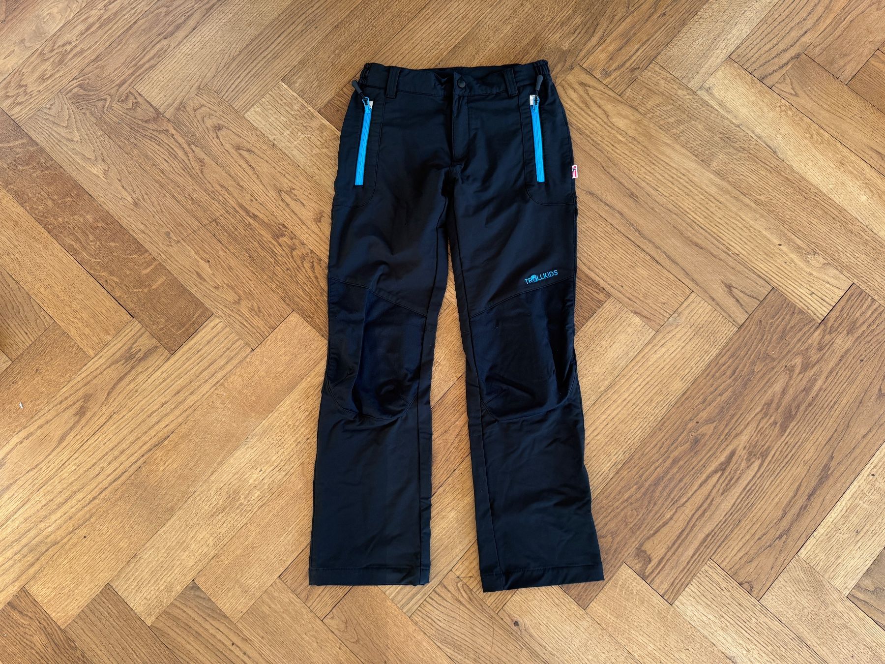 Trollkids Pantaloni: Trollkids Soft Shell Hose  Softshell 152 Lysefjord Pants – Usato da Ennetbaden venduto da mapa05