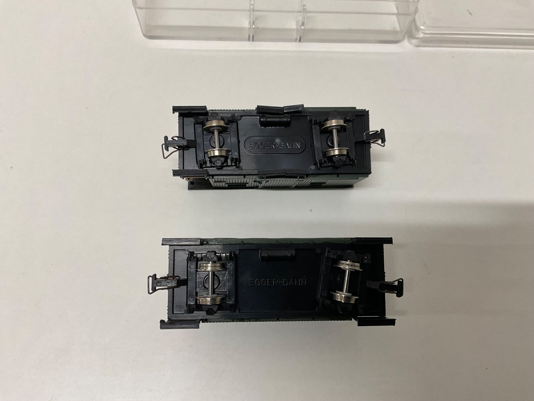 Egger-Bahn Modellini di ferrovie: 2x H0e, Egger-Bahn Waggons grün, Bespielt mit Verpackung – Usato da Chur venduto da Chur75 5