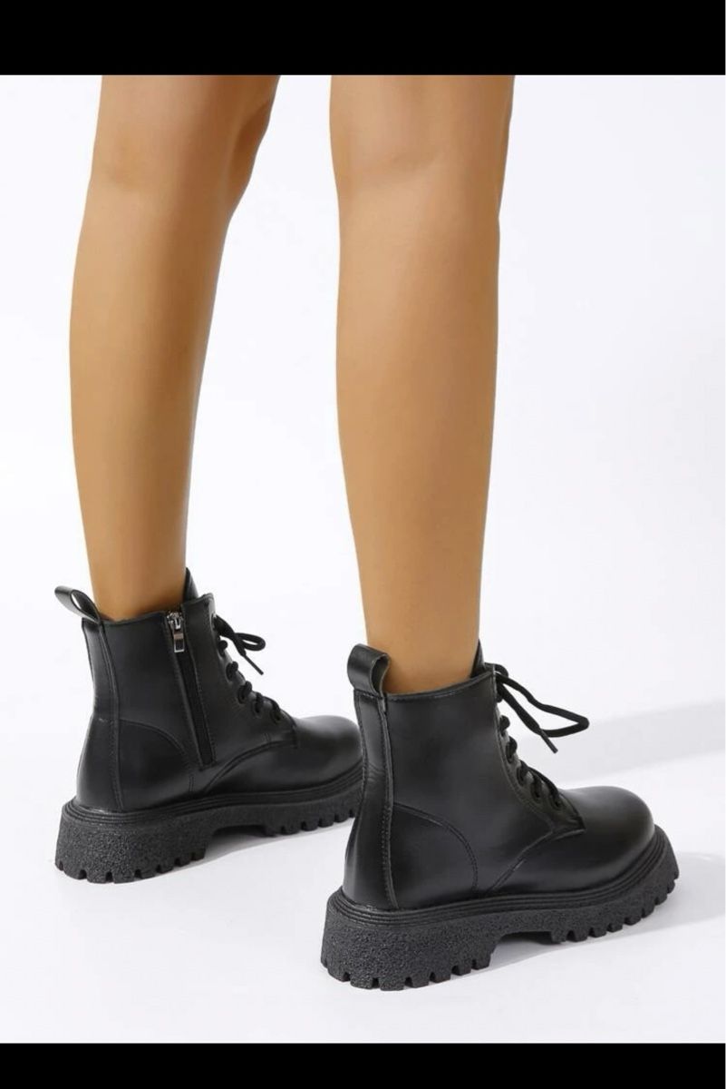 Shein Scarpe da donna: Frauen Stiefel – Nuovo e nell'imballaggio originale da Niederhasli venduto da Miamii___ 1