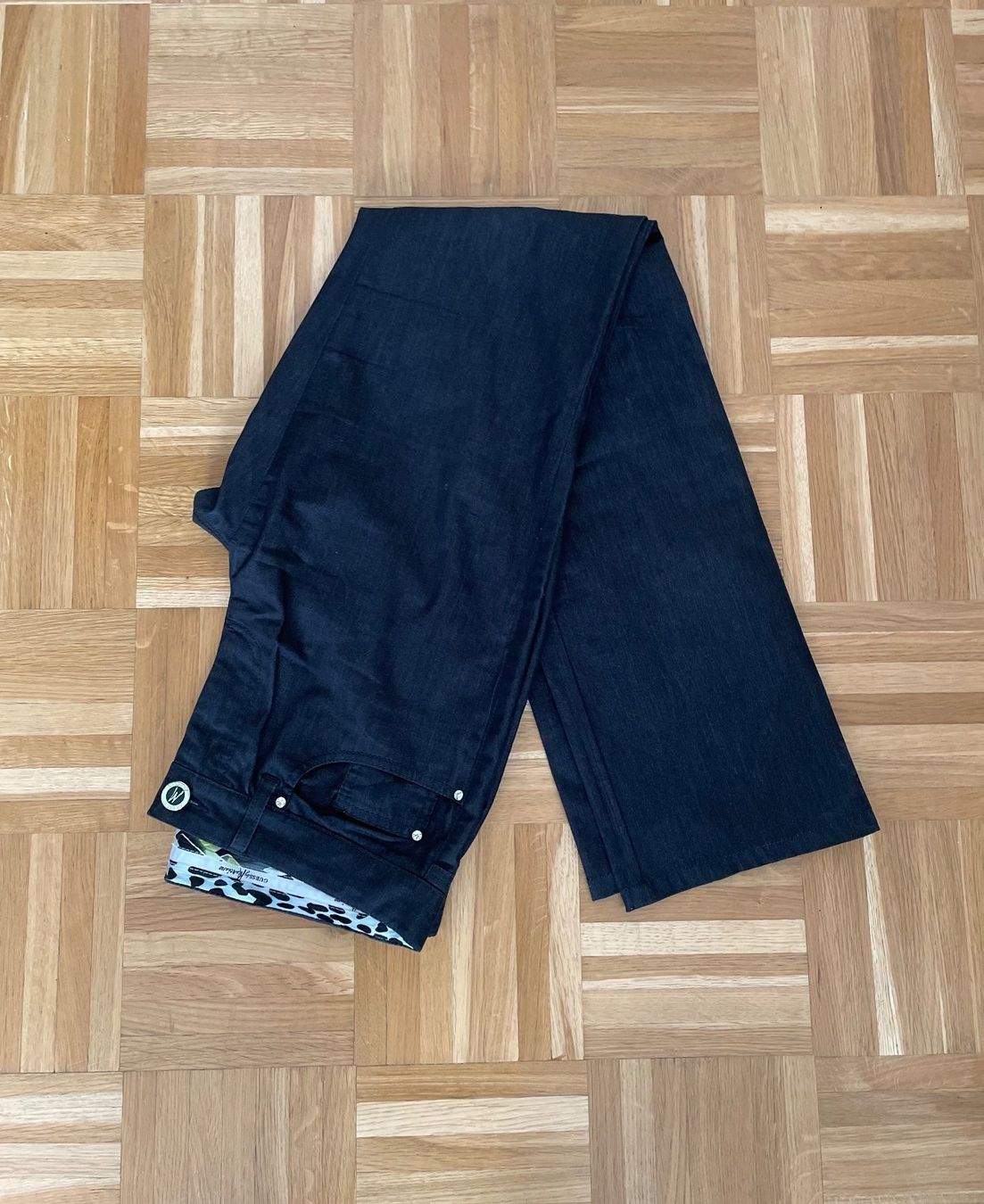 Guess Pantaloni: Guess Hose Gr. 36 (S) – Nuovo (secondo la descrizione) da Rüfenacht BE venduto da Anele_13