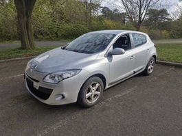 Renault Megane Neuwertig  42 600Km