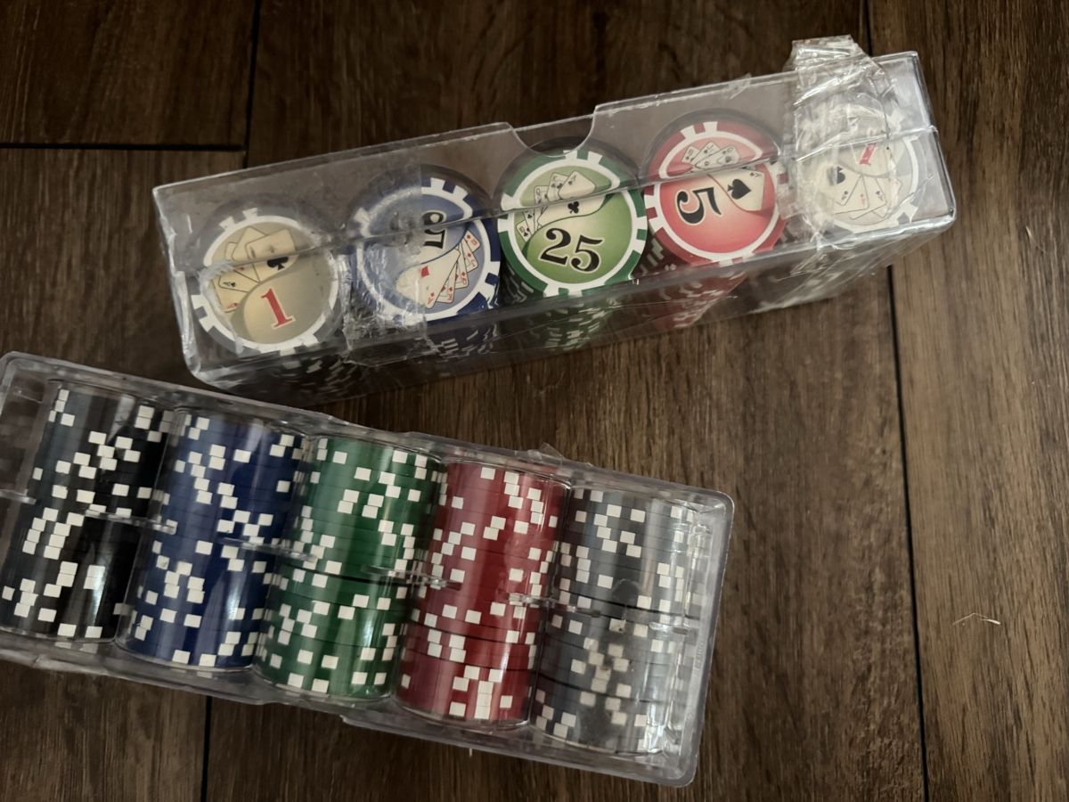 Jeux: Pokerkoffer-Set mit vielen Chips – D'occasion à Russikon par kraw123 1