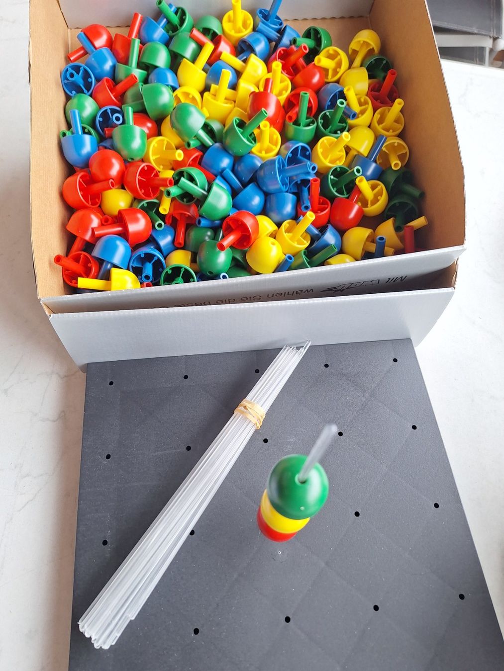 Spiele: TISCHSPIEL ( AB 7 J. ) – Neu (gemäss Beschreibung) aus Huttwil von Kunterbuntli
