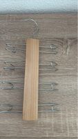 Holz Kleiderbuegel mit Metallhaken gebraucht