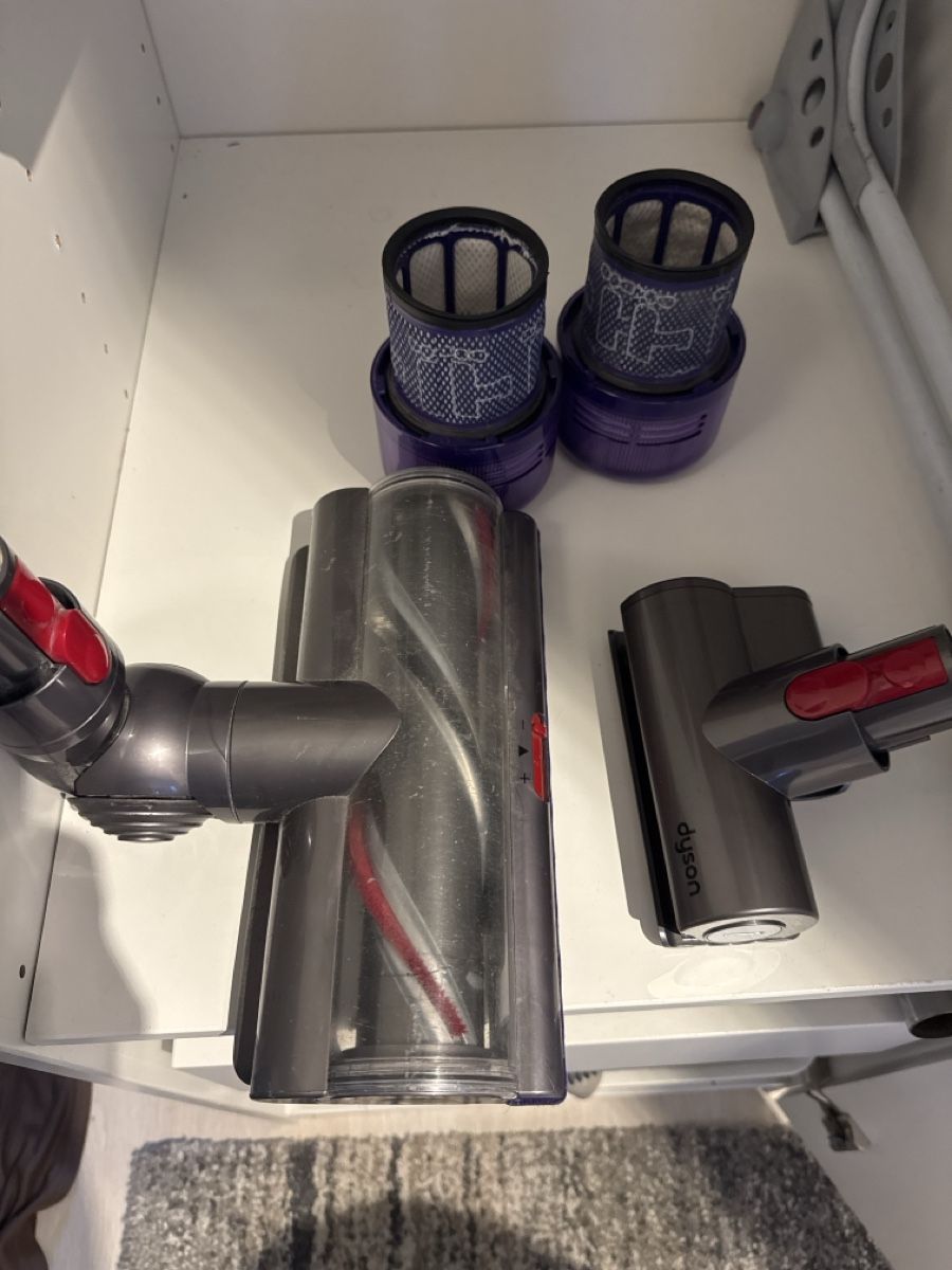 Dyson Aspirapolveri & Accessori: Dyson V11 absolute detect  – Usato da Thalwil venduto da Nifili 3
