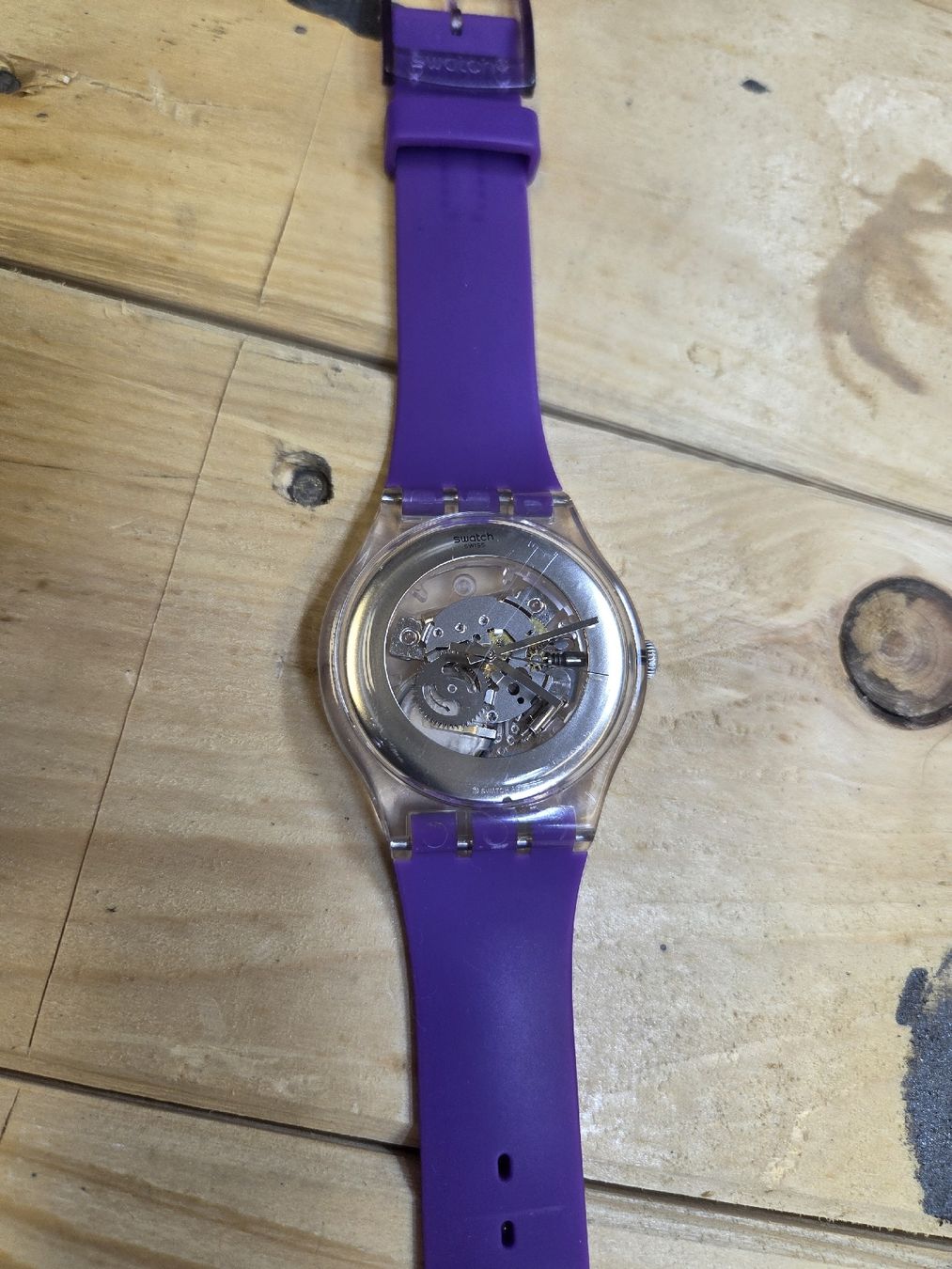 Swatch Uhren: Original Swatch New Gent Skeleton Violett  – Gebraucht aus Zug von olx_5shp