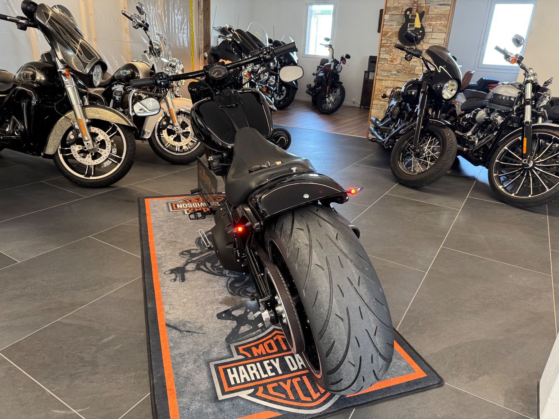 Harley-Davidson Chopper: Harley Davidson Breakout 103 Softail LEASING POSSIBLE – Usato da Echallens venduto da HD90 6