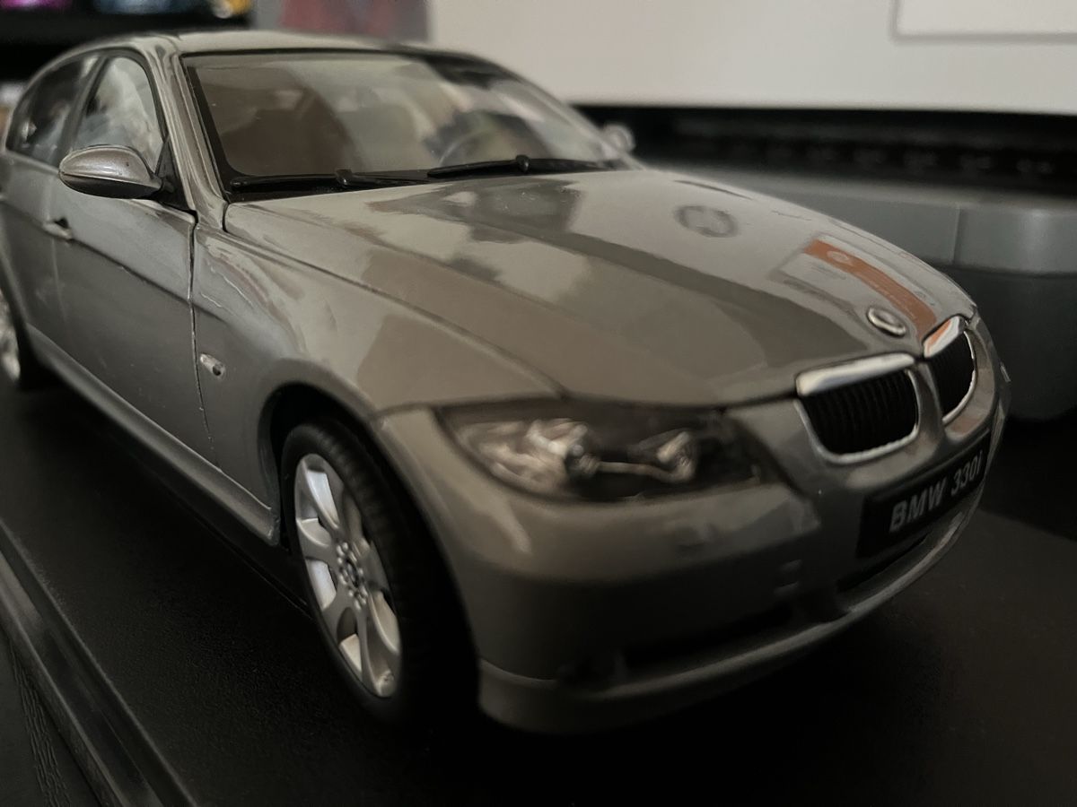 BMW Modellautos: BMW 330i.  1:18 – Gebraucht aus Rümlang von Papamoll4