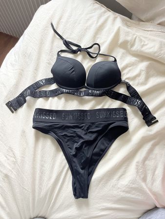 Schwarzer Sunkissed Bikini, Grösse 38- Sommerfeeling!