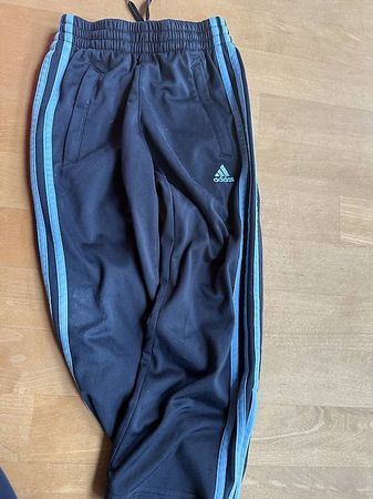Hochwertige Adidas Trainerhose Grösse 5-6 Jahre