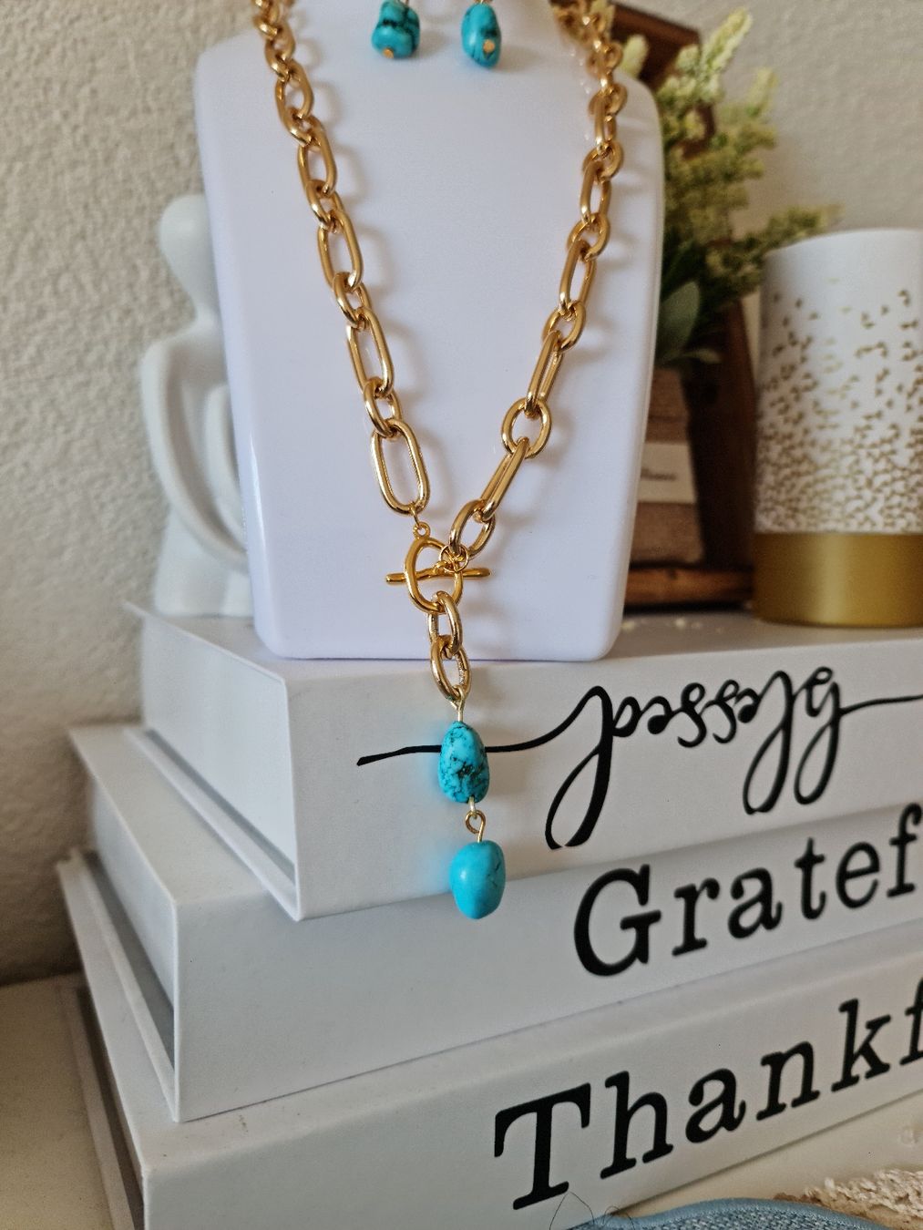 Altri gioielli: Gold Chain Necklace with Turquoise - Summer Statement! – Nuovo (secondo la descrizione) da Bouveret venduto da dou_g8q7 1