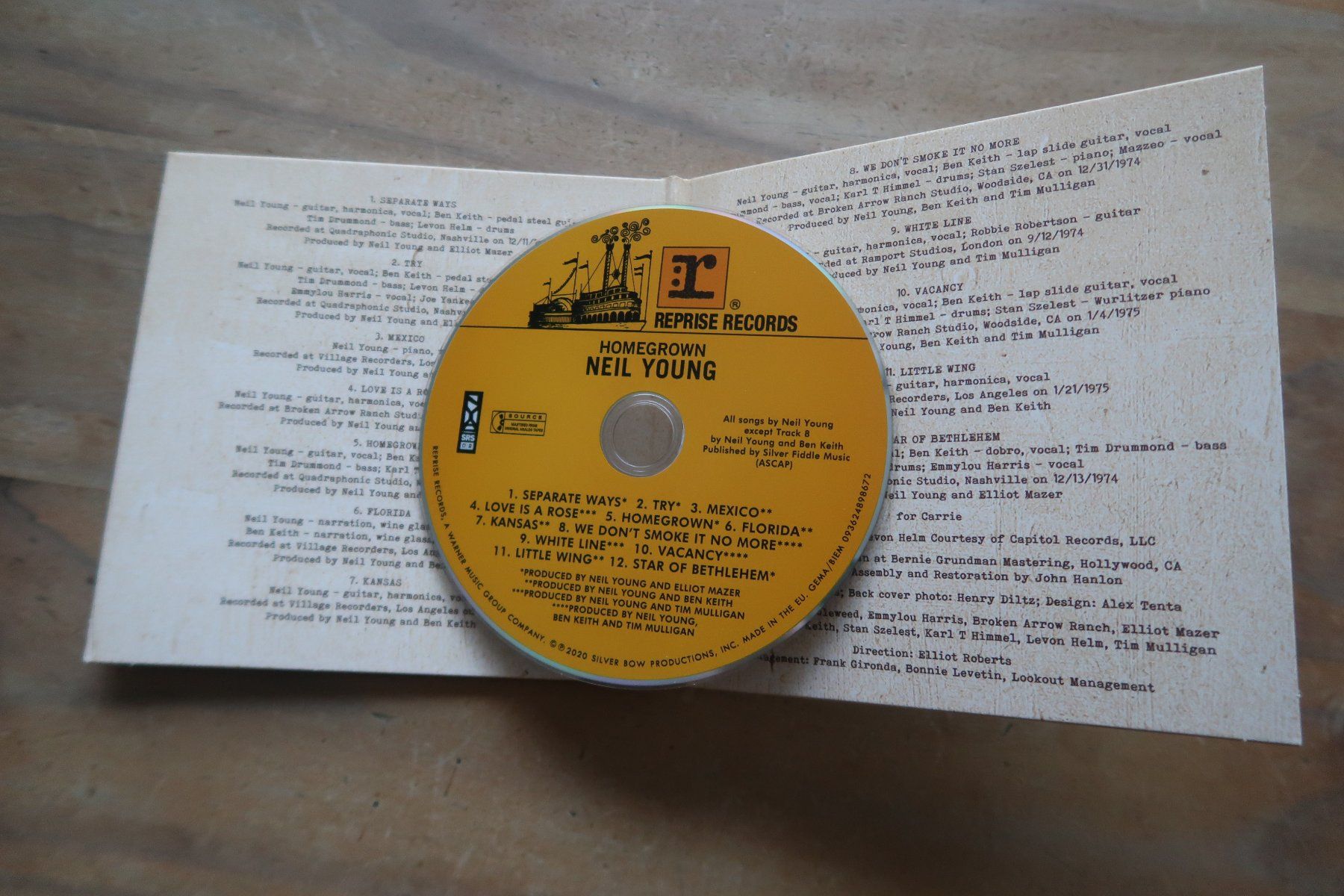 CD: NEIL YOUNG - HOMEGROWN - CD – Usato da Basel venduto da Patiscat 3