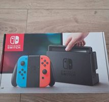 Nintendo switch 1 et 1 jeu et divers accessoires NEUFS