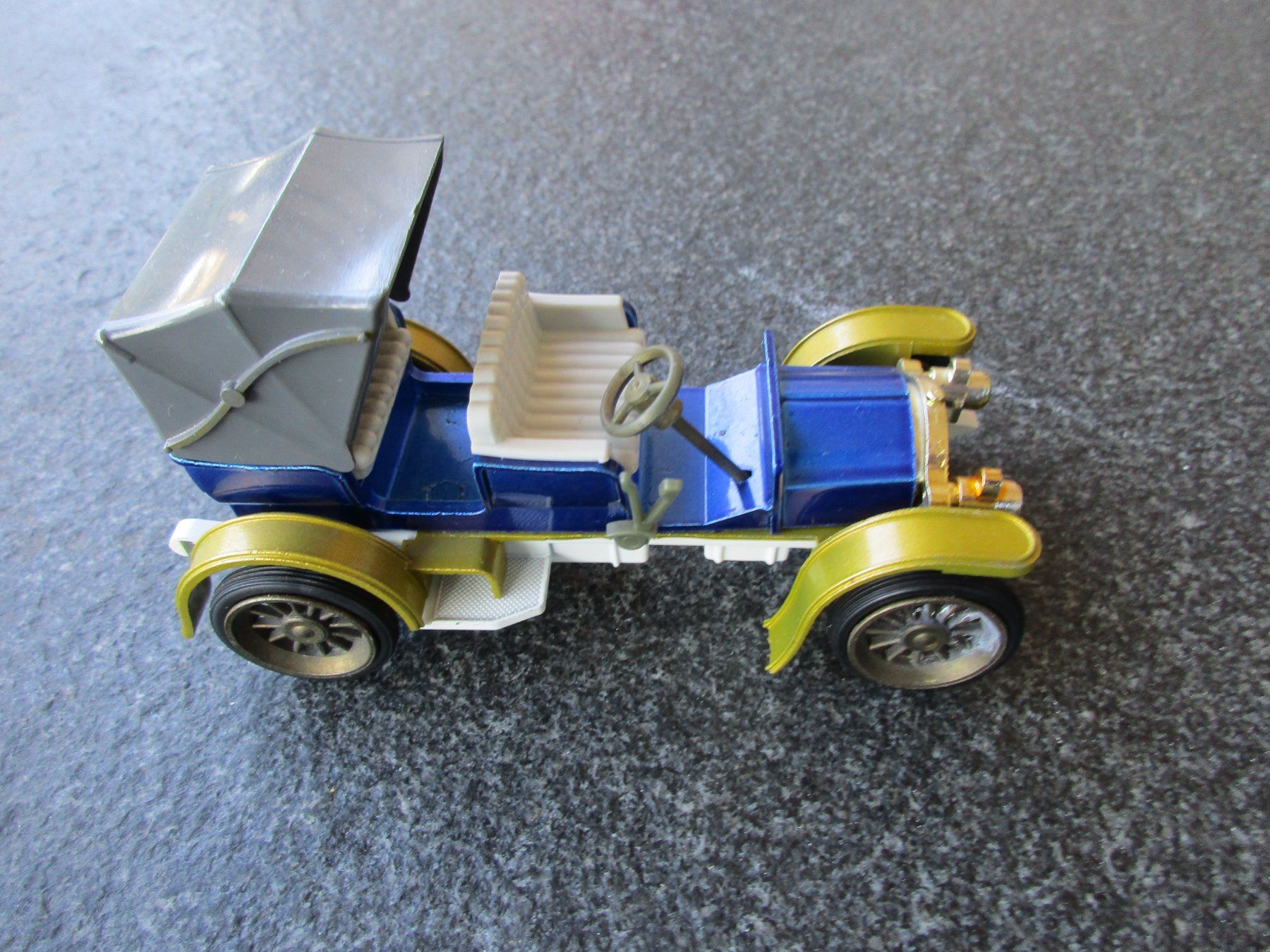 Voitures modèles: Diverse Blech Auto , Modell  1 : 46 – D'occasion à Frick par Schweinchen1965 3
