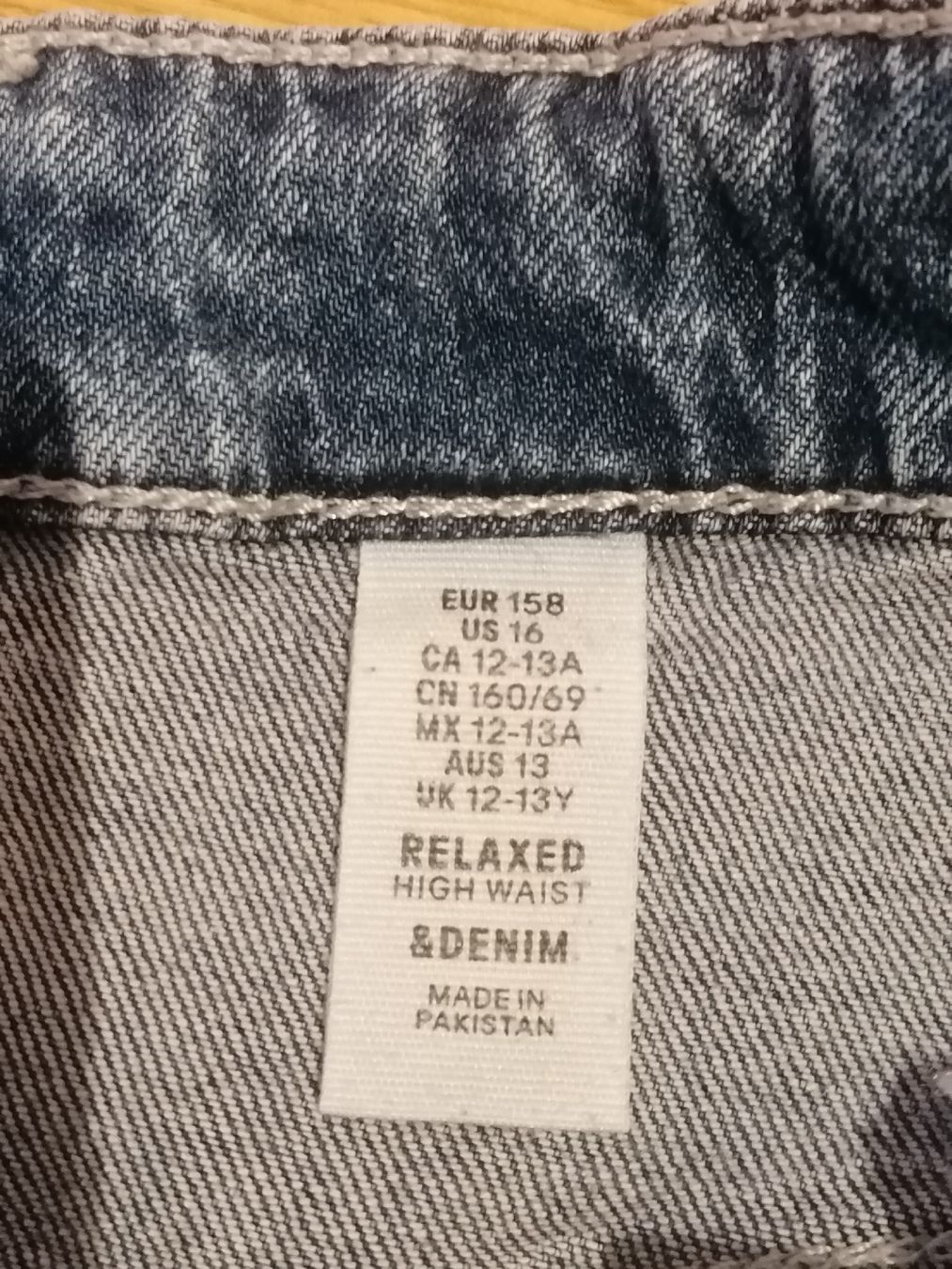 Hosen: Short en jean, short, pantalon short – Gebraucht aus Montcherand von petiteoune75 9