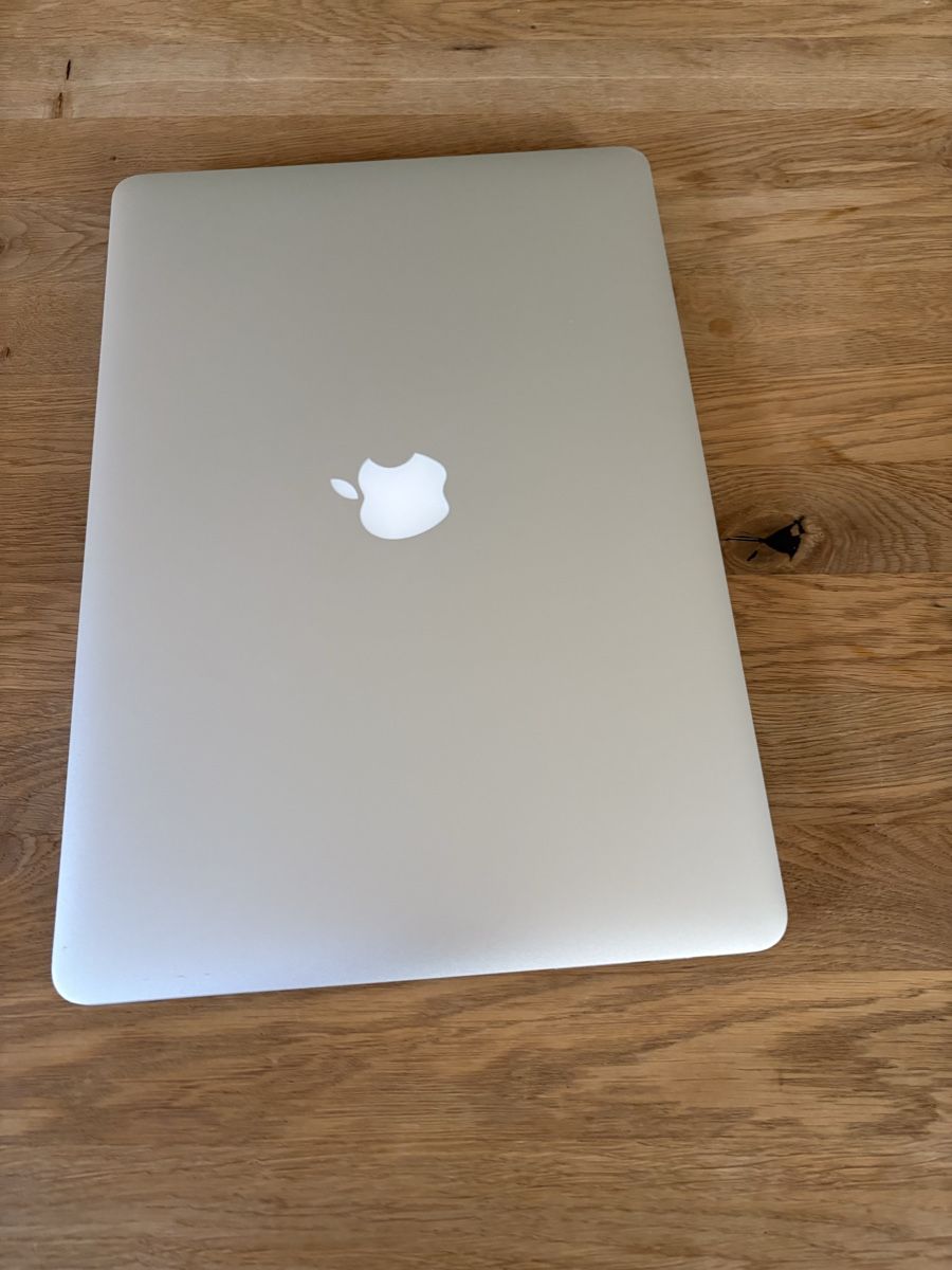 Apple Notebooks: MacBook Pro (Retina, 15-inch, Mid 2015) – Gebraucht aus Zürich von  1