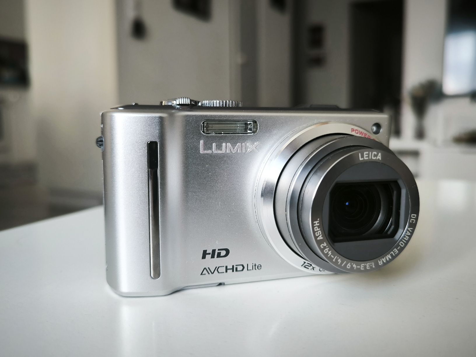Panasonic Fotocamera: Panasonic Lumix TZ10  – Usato da Riaz venduto da vanucaptures 1