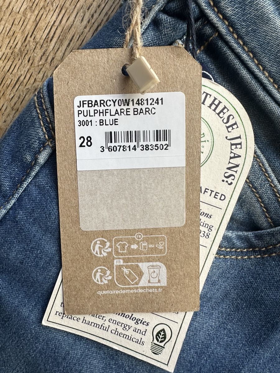 Le Temps Des Cerises Jeans: Jean Le Temps des Cerises ,taille 28 – Nuovo e nell'imballaggio originale da Lausanne venduto da pat_9y2v 1