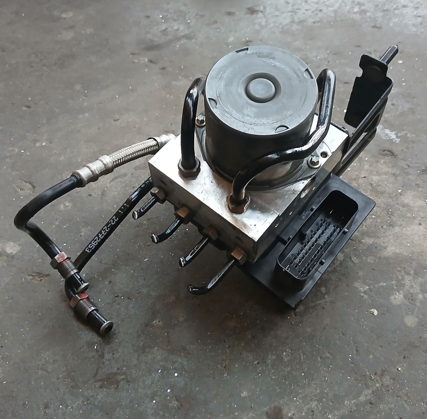 BMW Tutti pezzi di ricambio auto: Boîtier ABS BMW X3 E83 2004-2010  – Usato da la heutte venduto da Auto-stock