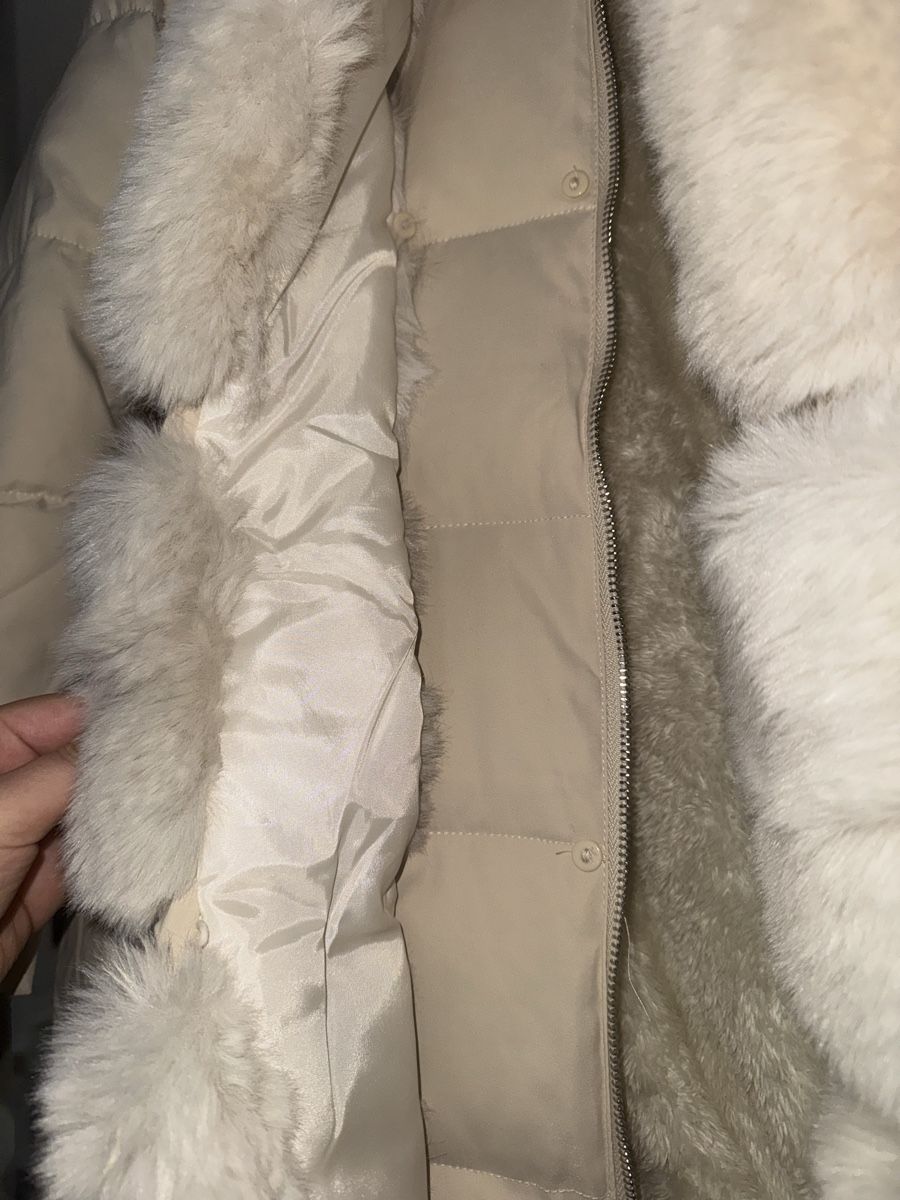 Giacche: Winterjacke mit Pelzbesatz, Grösse L – Nuovo (secondo la descrizione) da Pfäffikon ZH venduto da Tetu.33 4