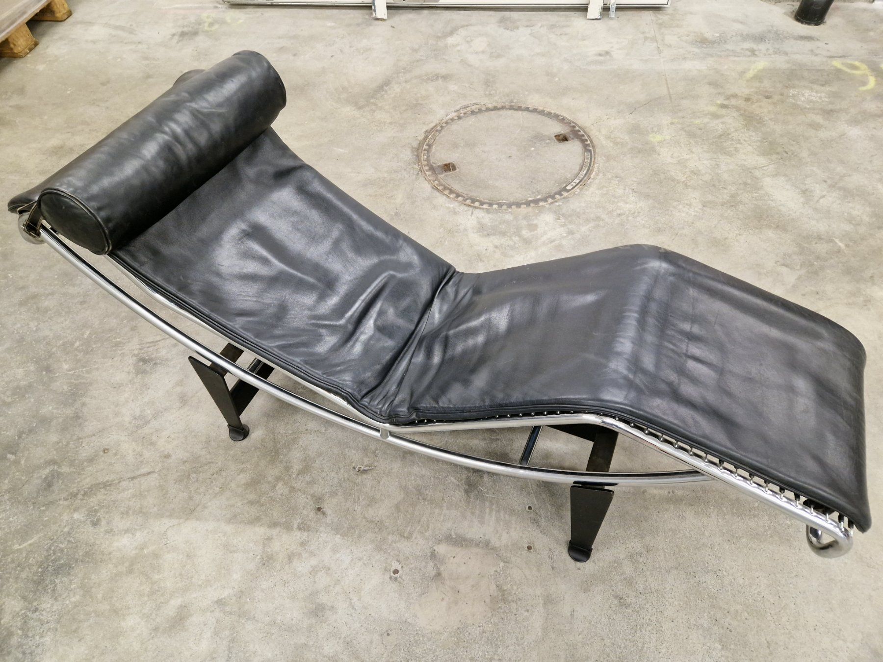 Le Corbusier Chaises longues: Corbusier Liege – D'occasion à Muhen par Restwert_Muhen