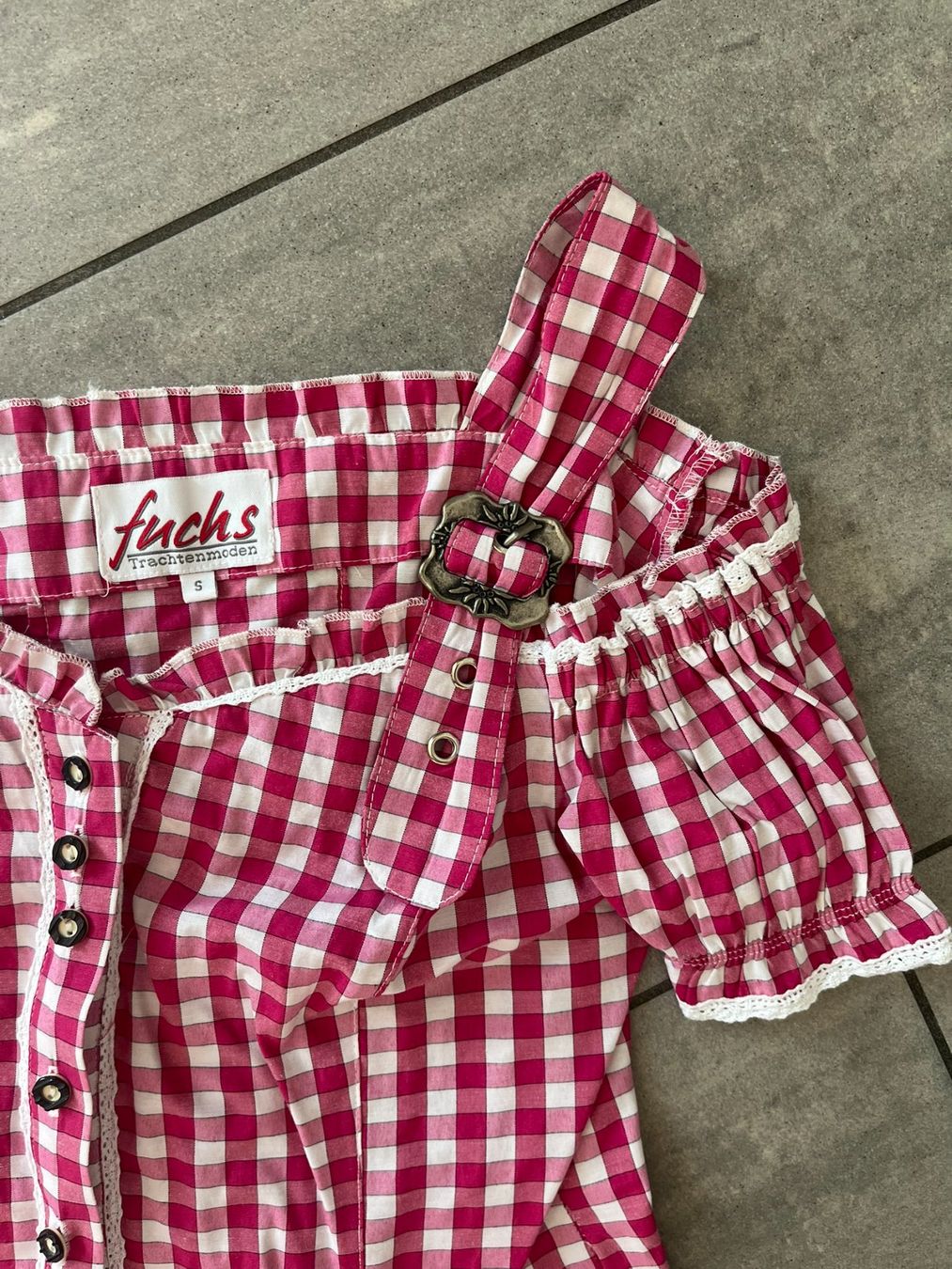 Kostüme: FUCHS Dirndl Bluse kariert Rot/Weiss – Gebraucht aus Otelfingen von Denis_ZH 2