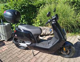 NIU NQi-GTS SR E-Roller, schwarz