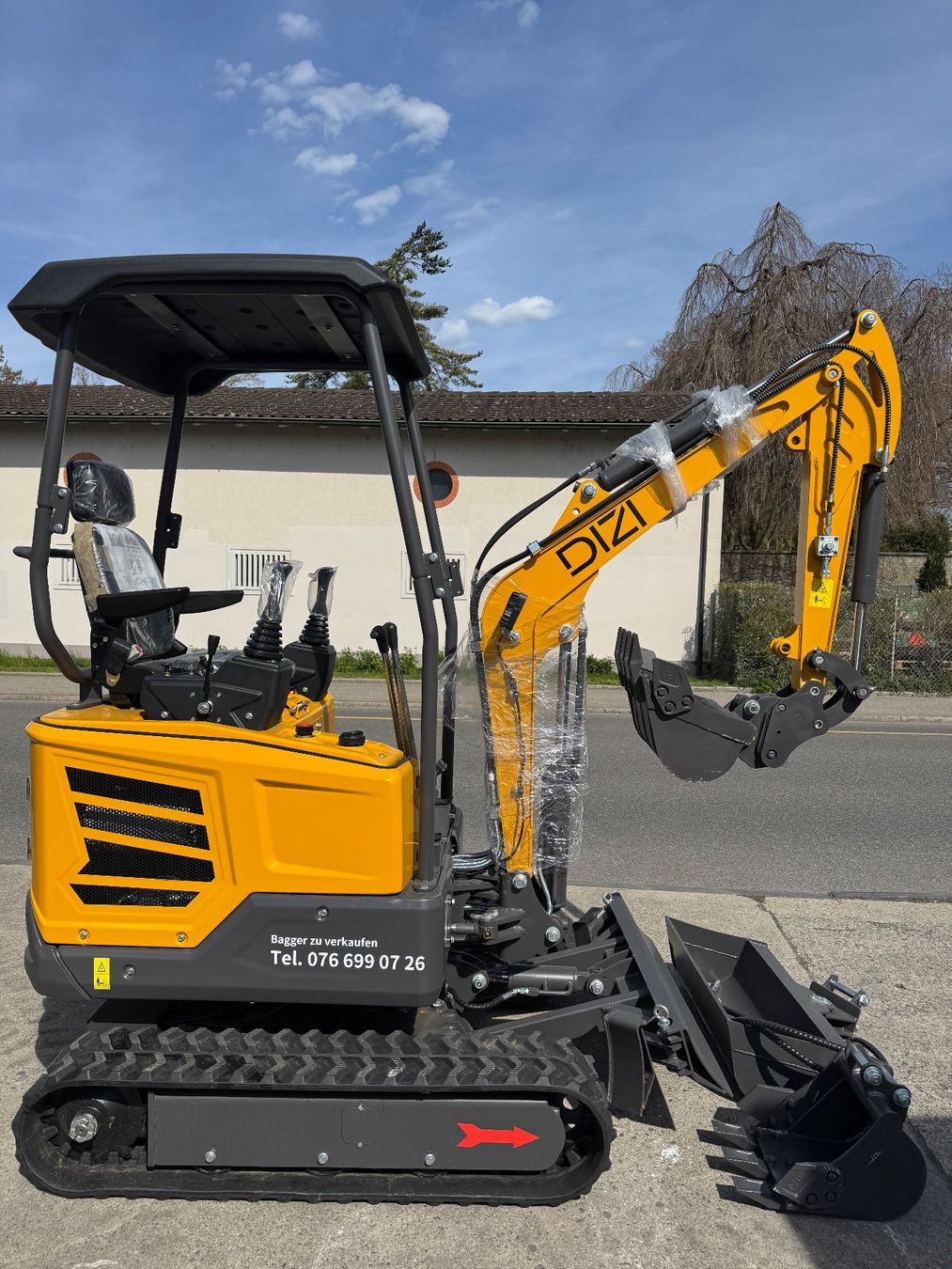 Excavateurs: Bagger 1.8T NEU 15 Stunden/ AKTION/ SOLDE BIS 10 JULI 2026 – Neuf avec emballage d'origine à Orpund par dizi.98