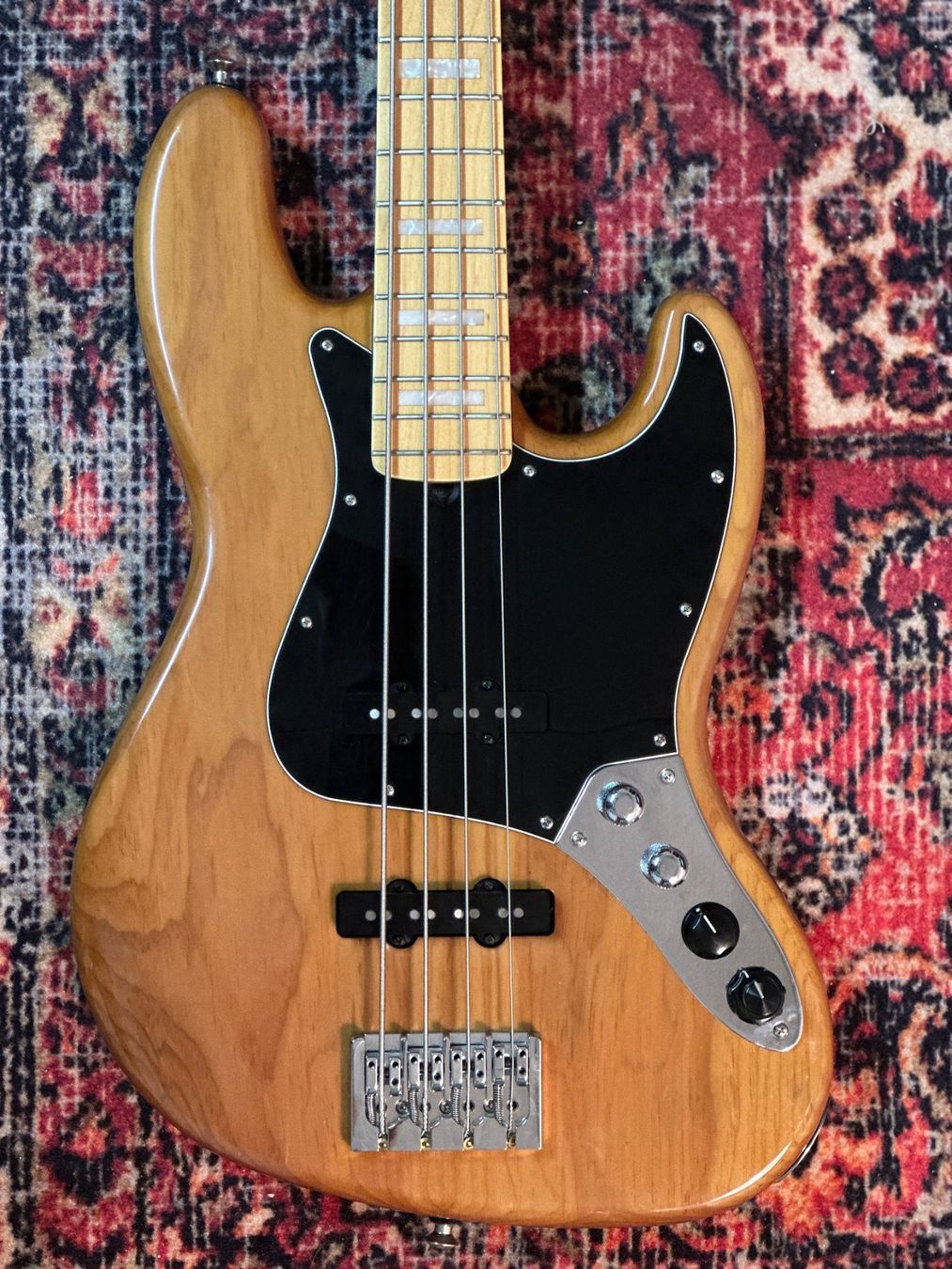 Fender Strumenti musicali: Fender Jazz Bass – Usato da Zürich venduto da kusibater 2