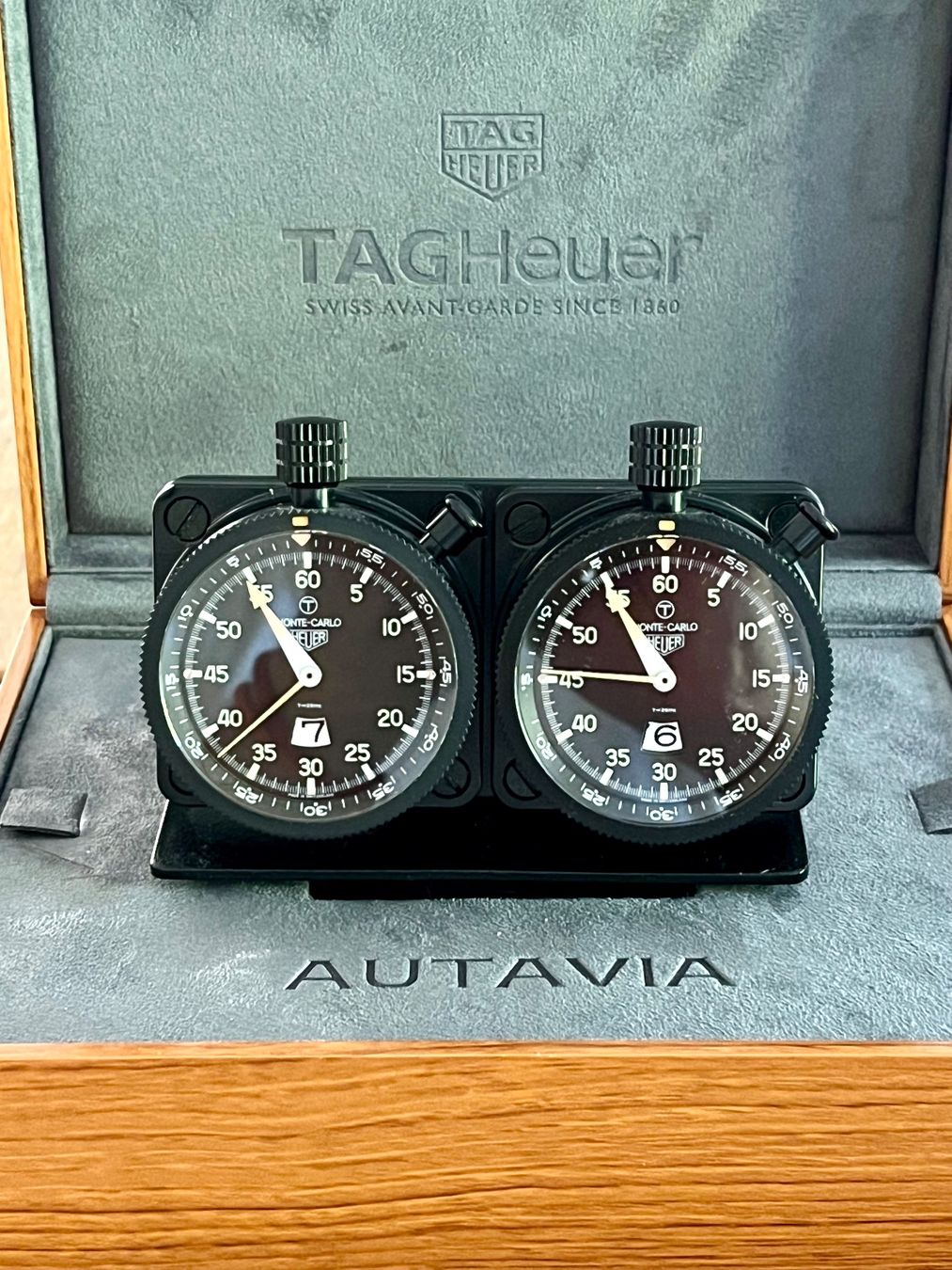 Tag Heuer Orologi: HEUER Monte Carlo Dashboard mit Doppelhalter – Usato da Kilchberg ZH venduto da WatchesandHifi