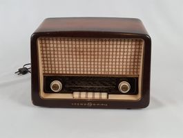 LOEWE Opta Bella Antikes Radio