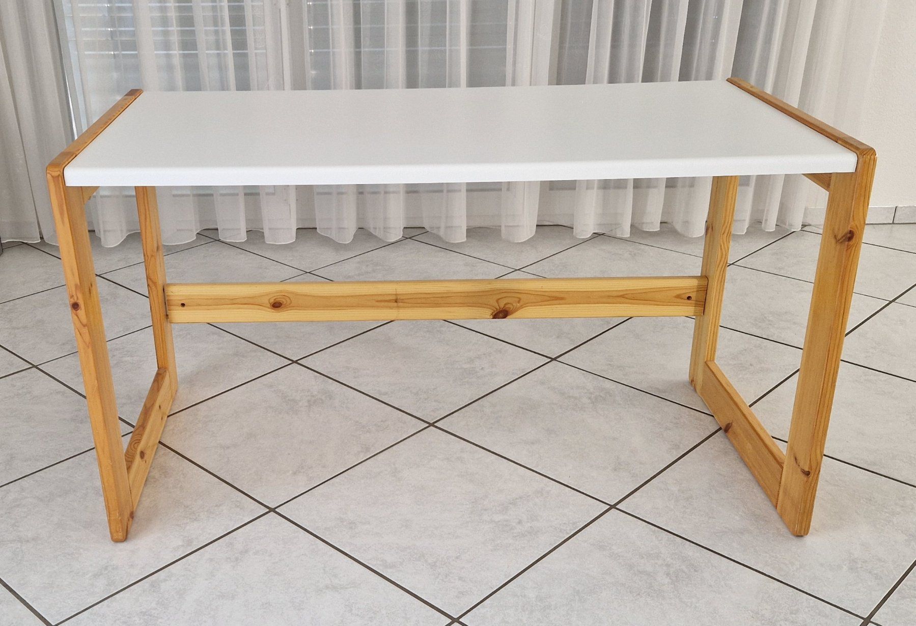 Scrivanie: Pult Holz mit Schubladen 125 cm breit – Usato da Wängi venduto da Falcan 1
