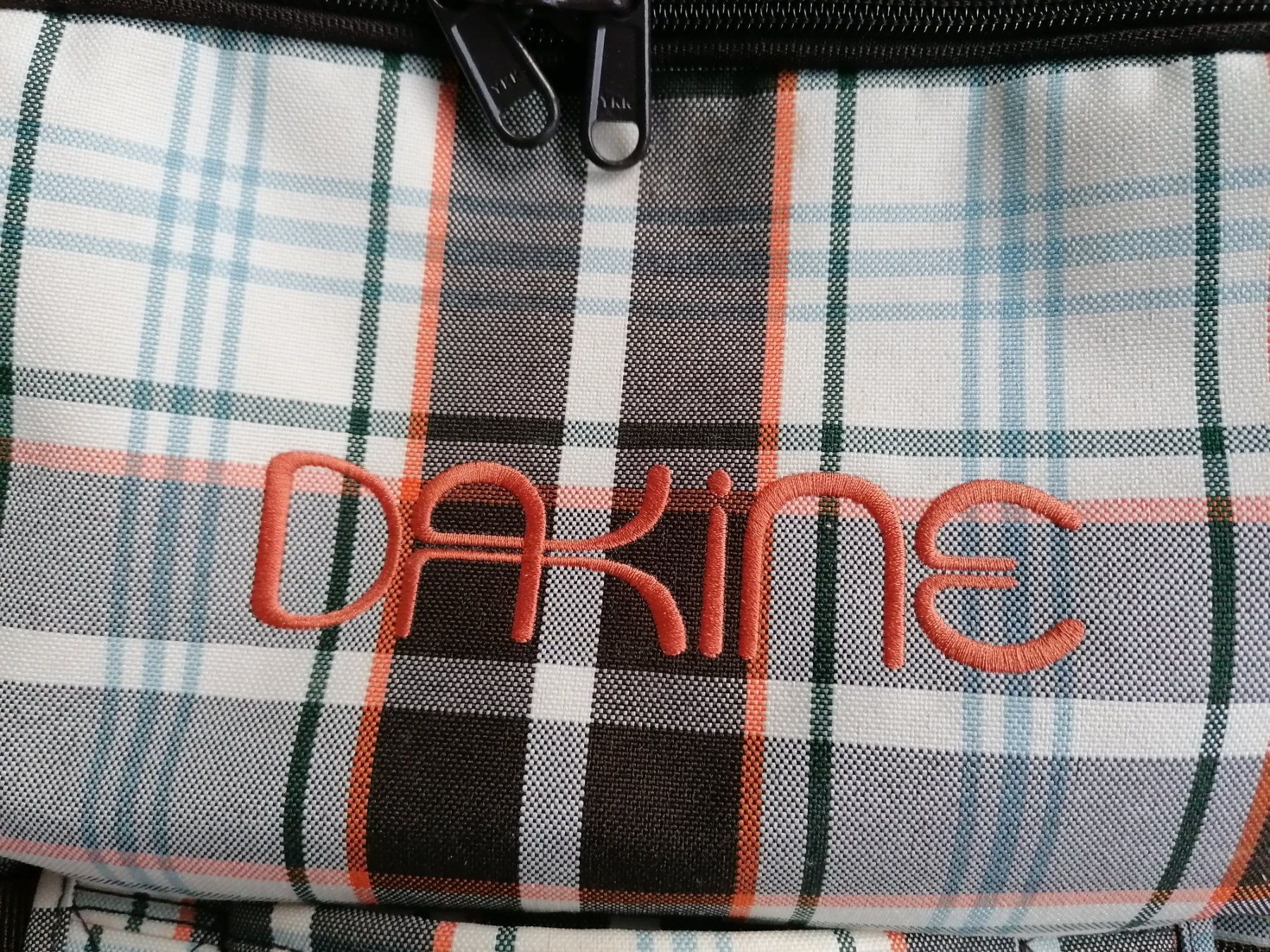 Dakine Reisekoffer: Neuwertiger DAKINE SPLIT Rollkoffer, gross, 110l – Neu (gemäss Beschreibung) aus St. Margarethen TG von Mapy1 3