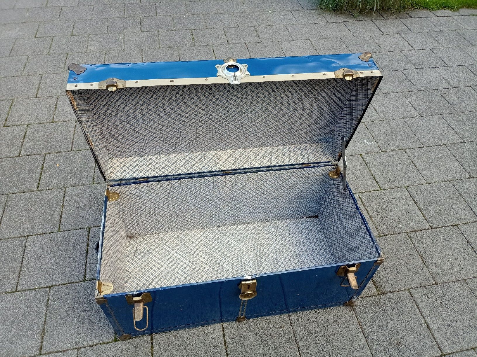 Cassapanche: Antiker Überseekoffer Metall, Oldtimer, Dekoration – Difettoso da Flamatt venduto da Marpou 6