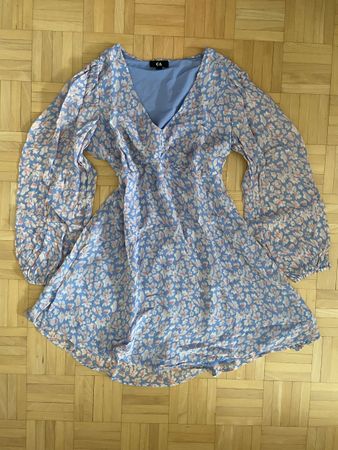 Geblümtes Kleid / Robe à motifs floraux