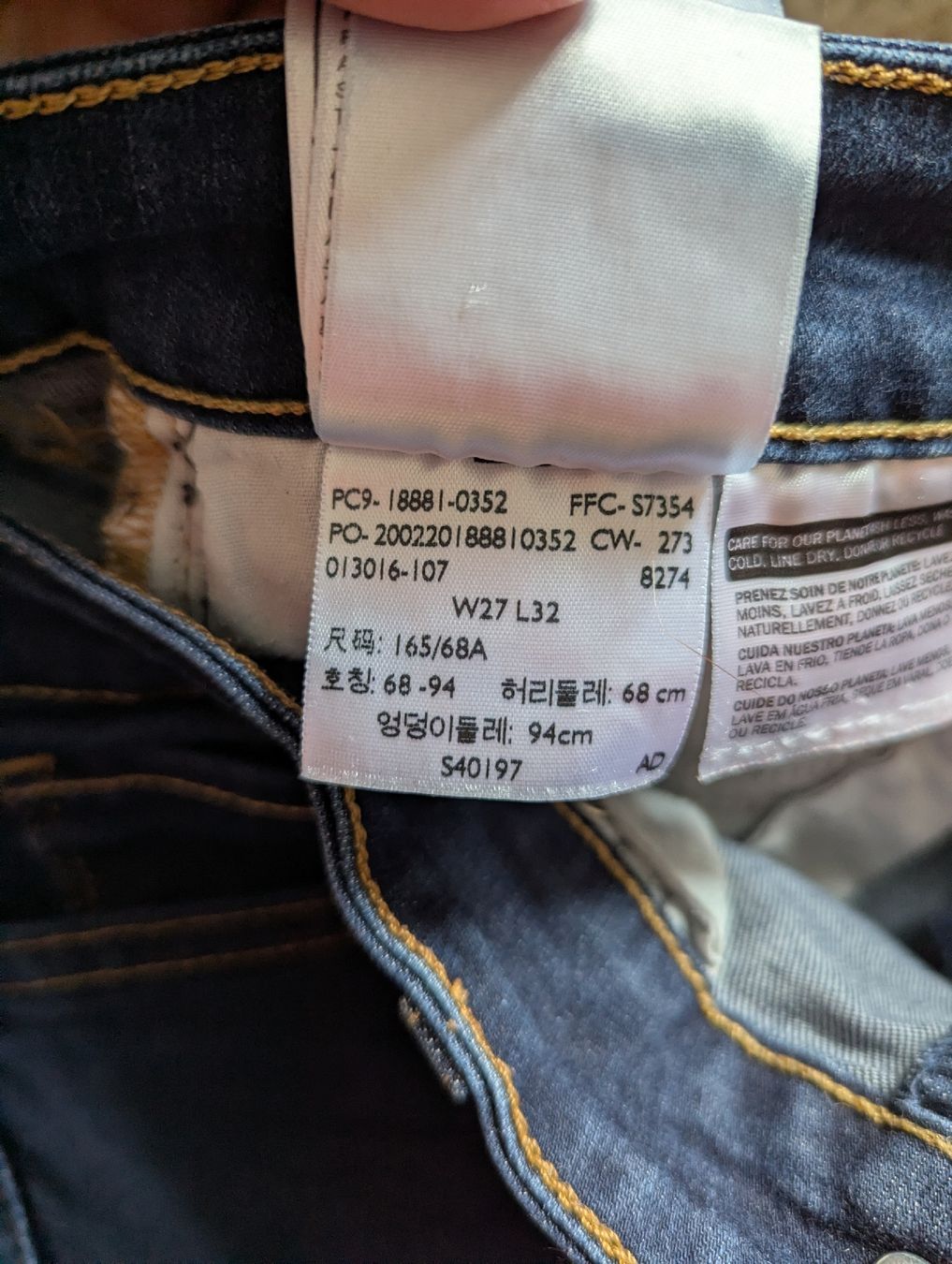 Levi's Jeans: jean Levi's 711 taille 27/32. – Nuovo (secondo la descrizione) da Montreux venduto da dem_gyt9 4