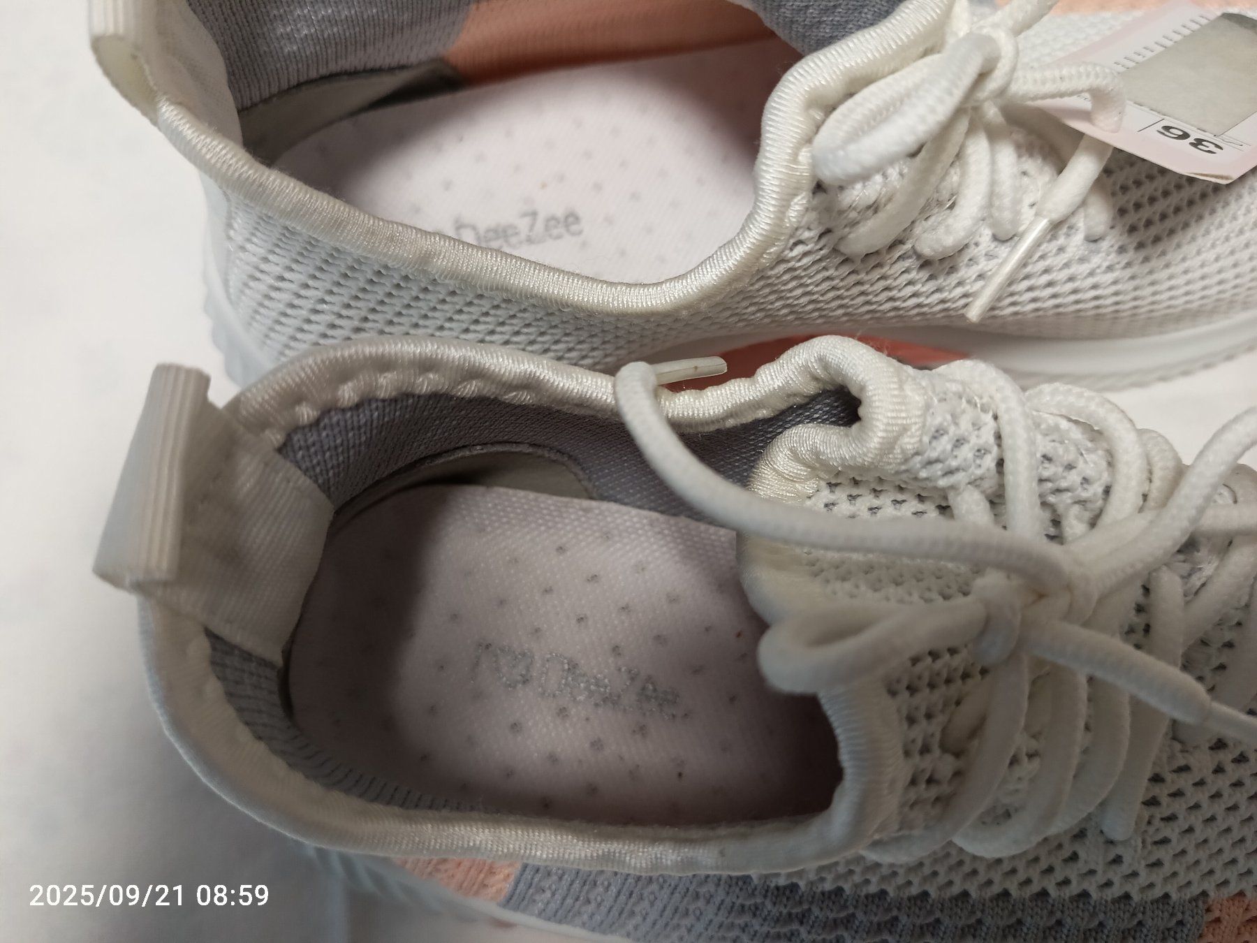 Scarpe da donna: DeeZee sneakers – Nuovo (secondo la descrizione) da Zürich venduto da tac_58l2 5