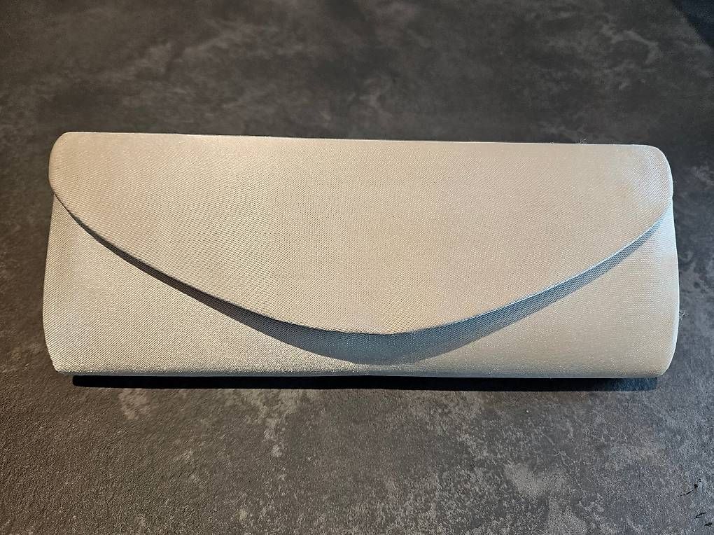 Borse da donna: Satin Clutch in Ivory – Usato da Reichenburg venduto da Rednim1987 1