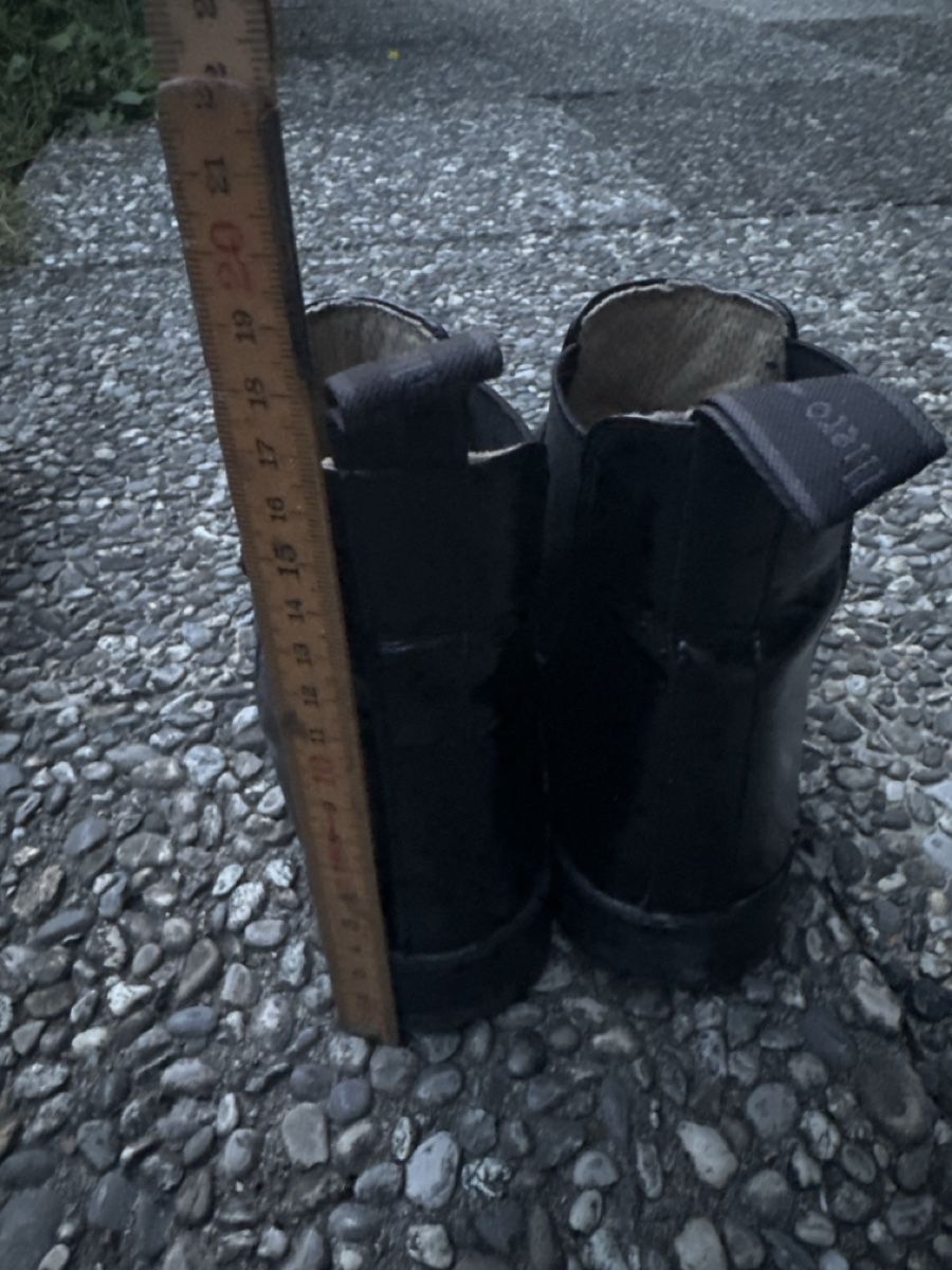 Scarpe da uomo: Schwarze Reitstifeletten Gr. 38 – Usato da Naefels venduto da Renault01 4