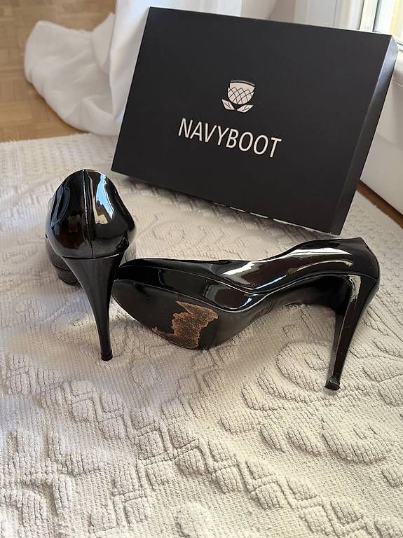 Scarpe da donna: Navyboot Lackheels – Usato da Rütihof venduto da Groner2014 4