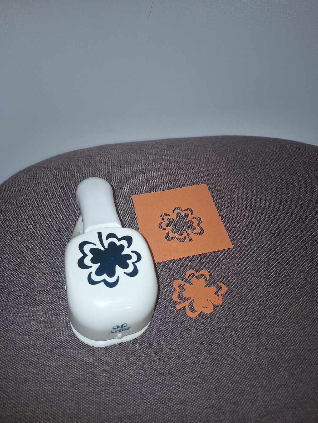 Stempel: Papierstanzer – Neu (gemäss Beschreibung) aus Therwil von cor_g9h7