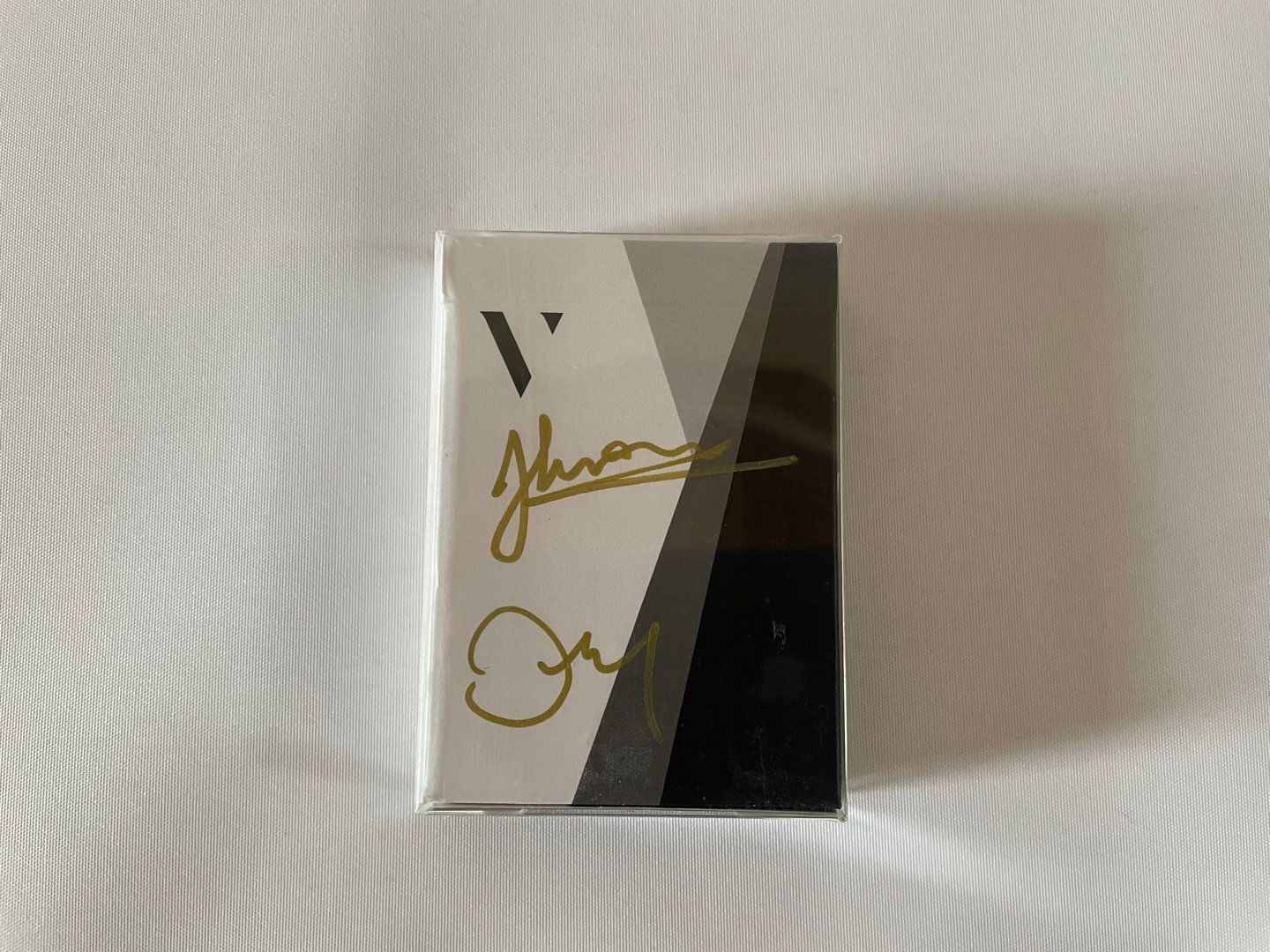 Giochi: VIRTUOSO  –  P1 - Signed  Deck - Playing cards - Cardistry – Nuovo e nell'imballaggio originale da Vaulruz venduto da BeautifulDecay