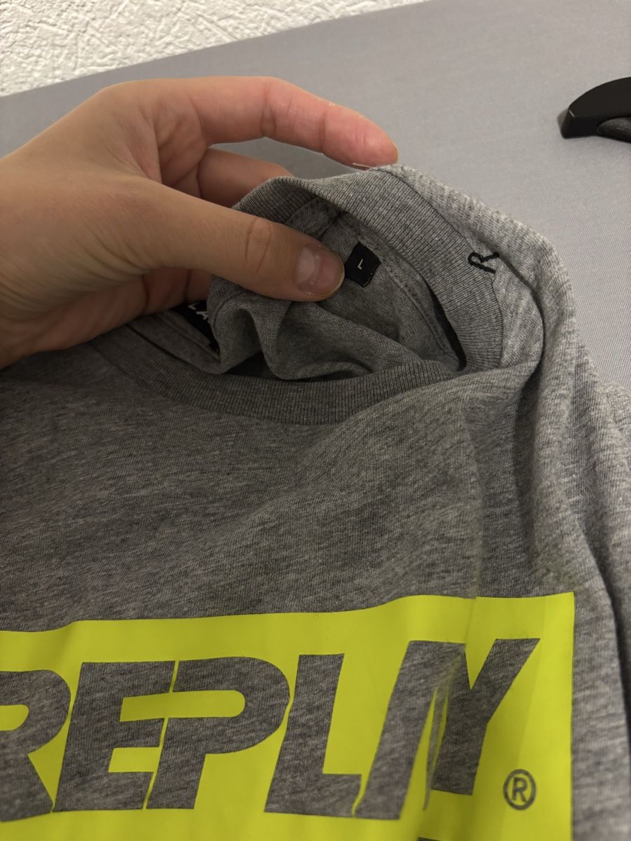 Replay T-shirts: Replay Grey T-Shirt, Size L – D'occasion à Lutry par jul_j2lg 3